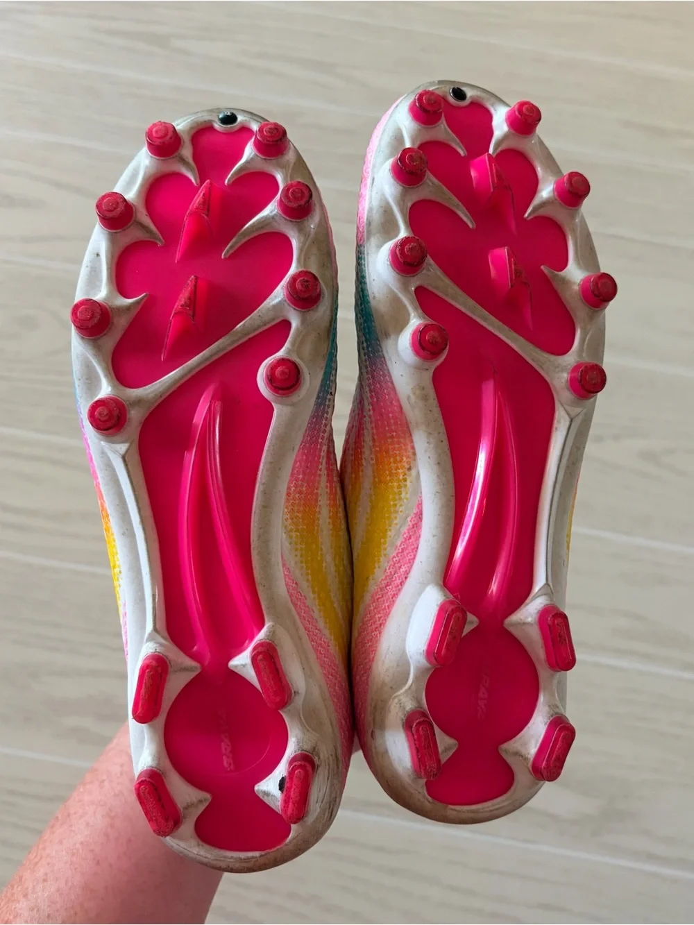 Brava Soccer Cleats Size 4.5 D